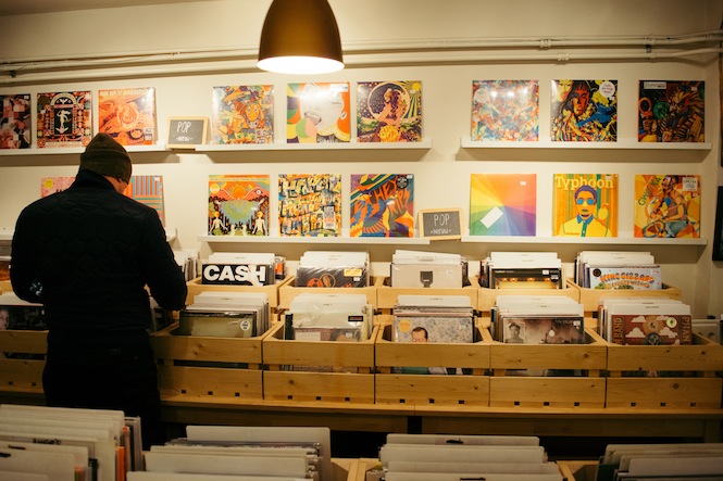 vinyl-sales-in-2015-worth-more-than-spotify-free-and-youtube-combined