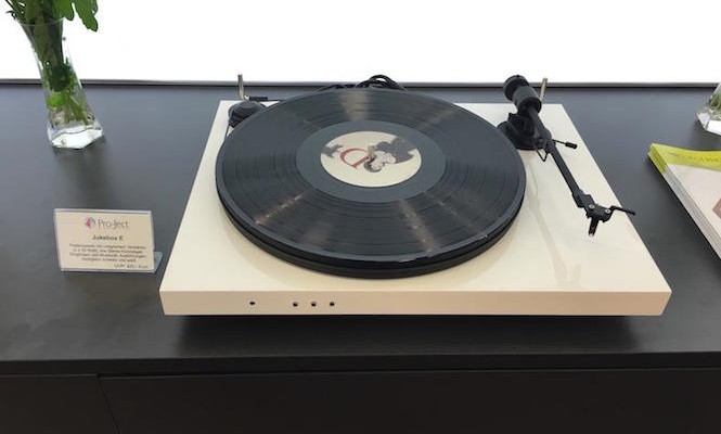 pro-ject-juke-box-e-turntable