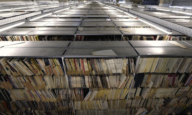 interactive-radio-frances-massive-record-sale